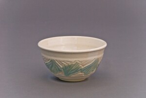 three cup bowl